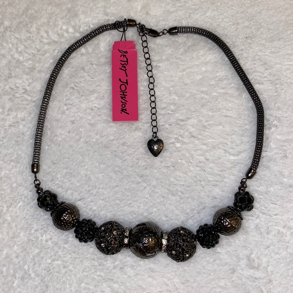Betsey Johnson Fashion Necklace